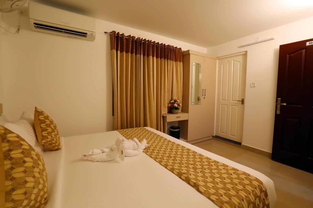 Hotel Swarna Residency Kochi Kültér fotó